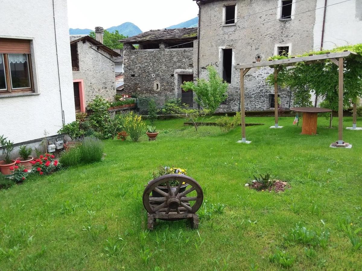 B & B Sentiero Valtellina Castello dell'Acqua エクステリア 写真